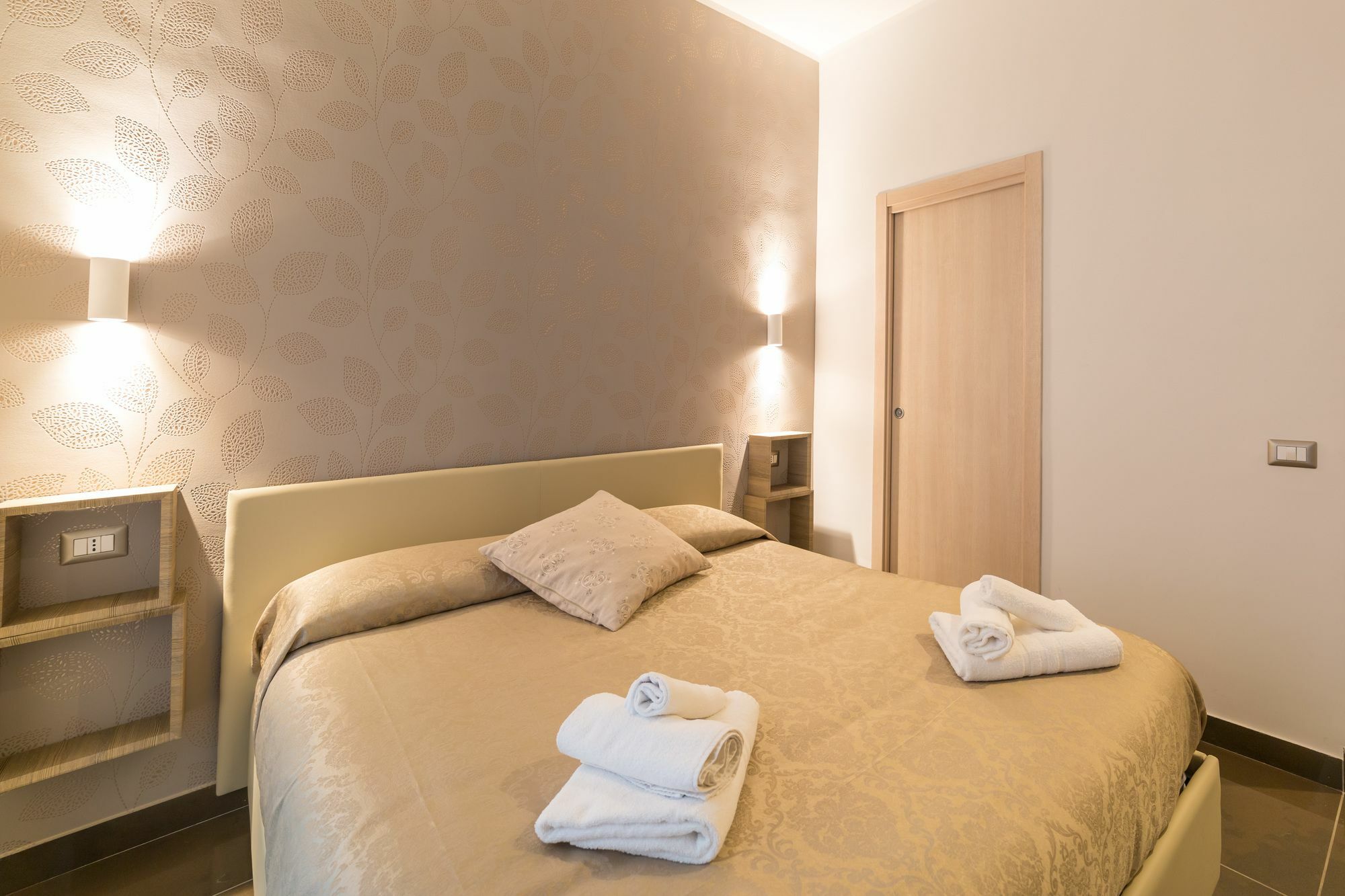 Hotel Be Italian Flat Bovio Neapel Exterior foto